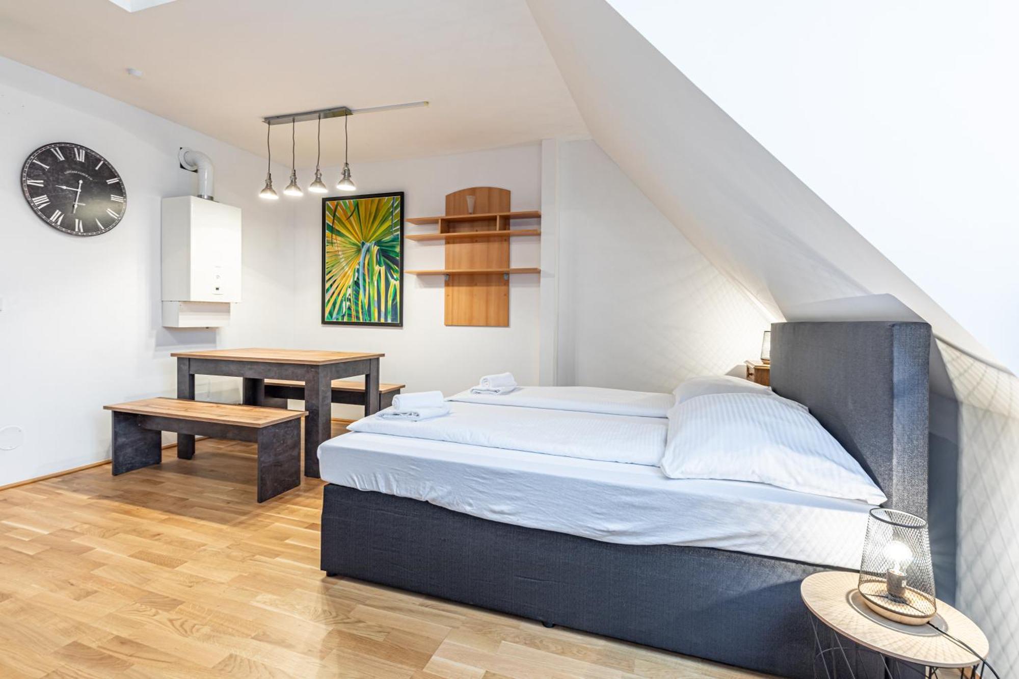Penthouse Suites By Jr City Apartments Vienna Exterior photo