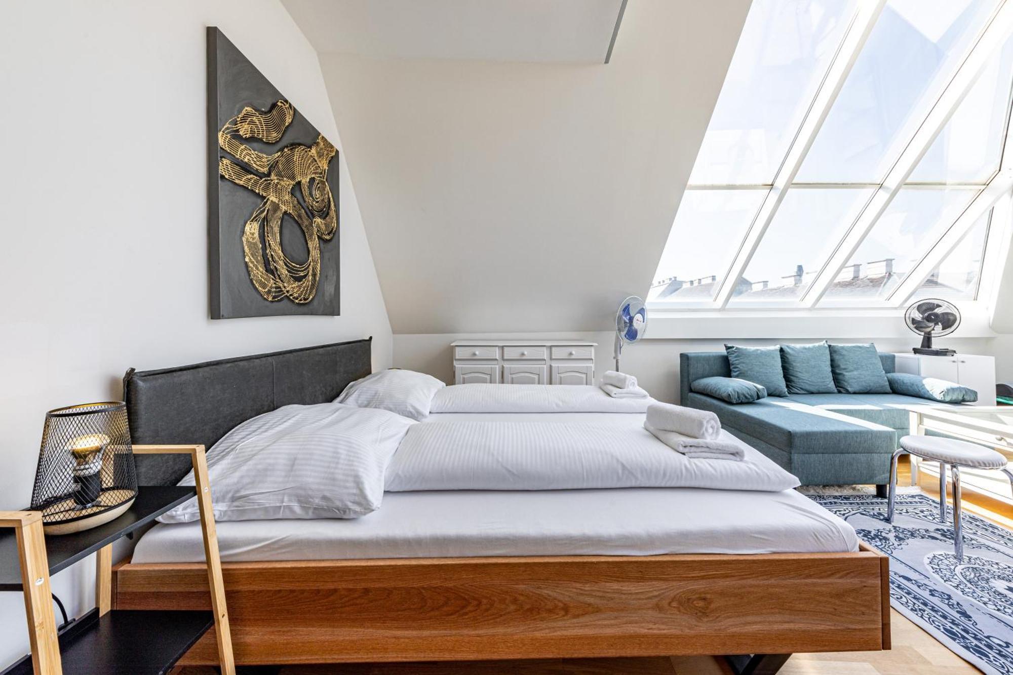 Penthouse Suites By Jr City Apartments Vienna Exterior photo